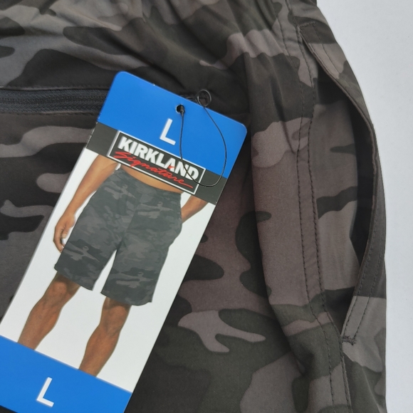 Kirkland Signature Men's Swim Trunks Multicolor. - Picture 6 of 9